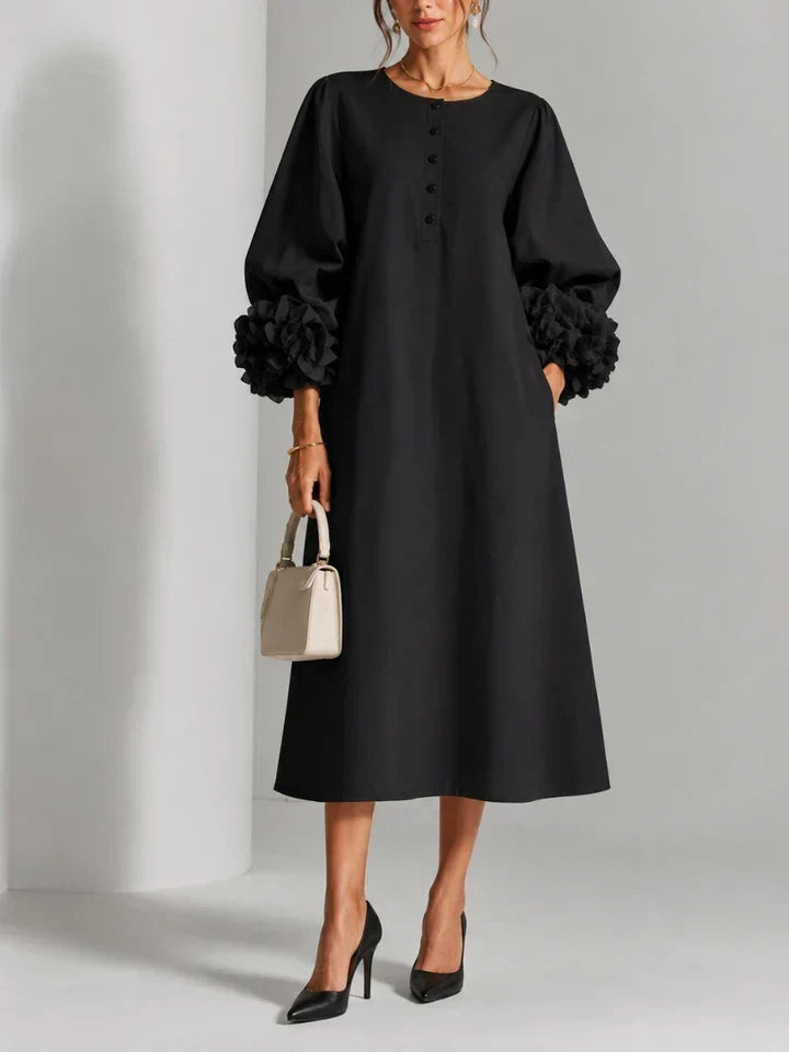 Margarita: Vestido midi floral con puños de flores en negro