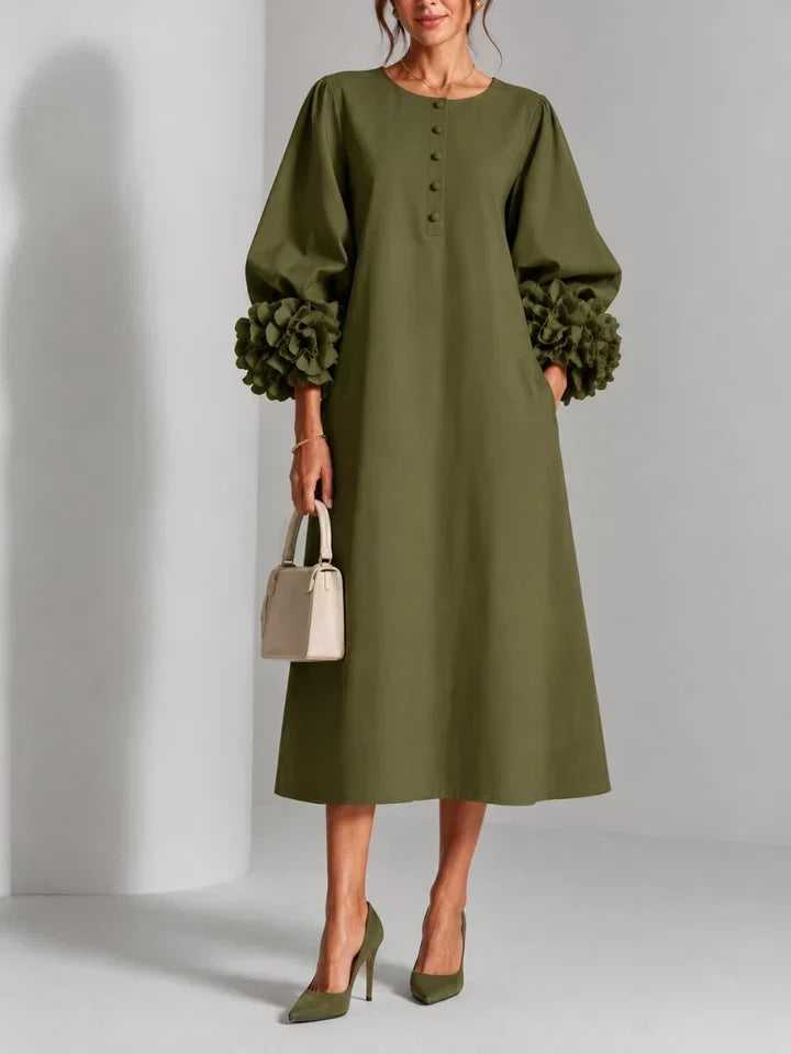 Margarita: Vestido midi floral con puños de flores en verde