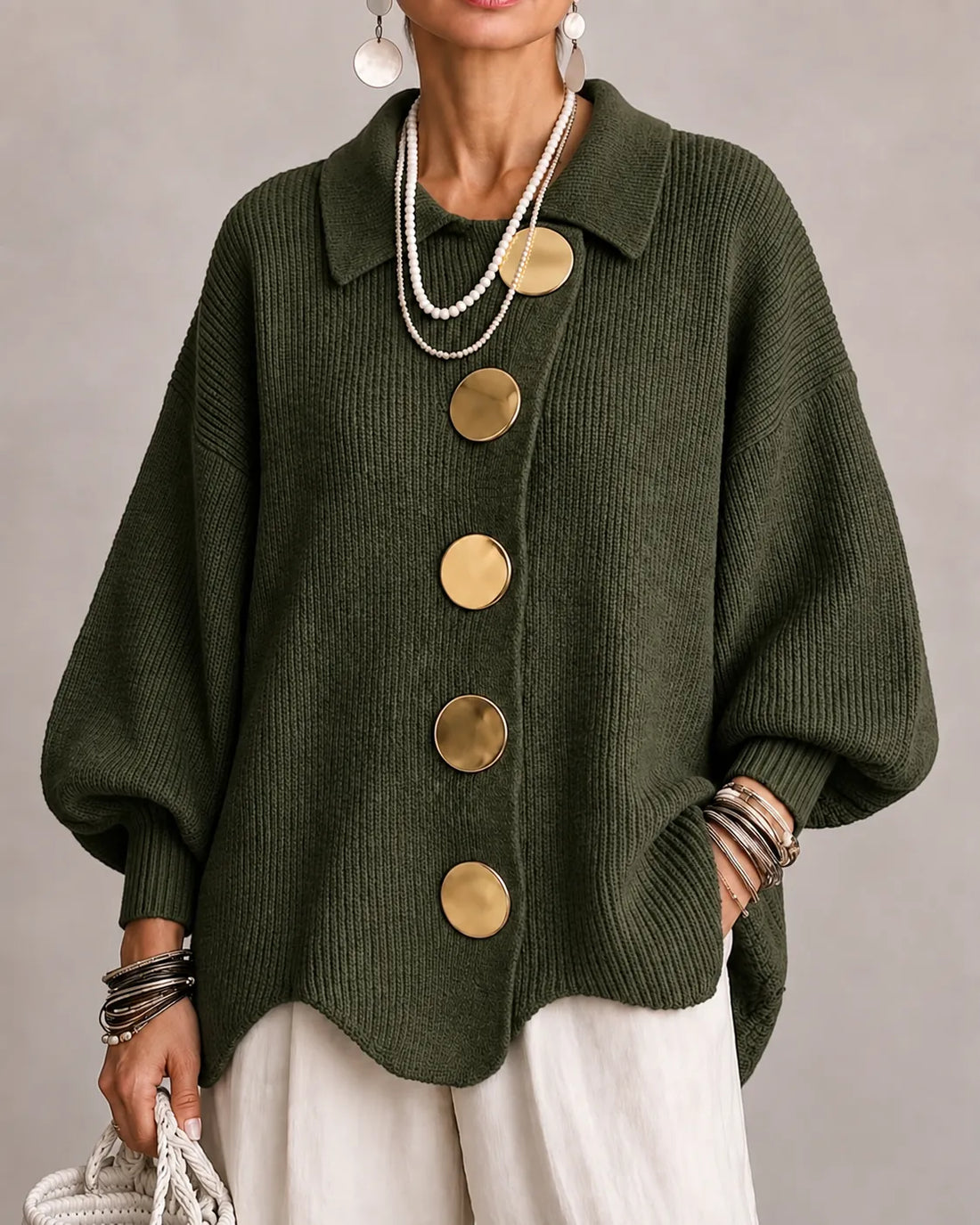 Clara: Cárdigan oversize de punto con botones dorados en verde oliva