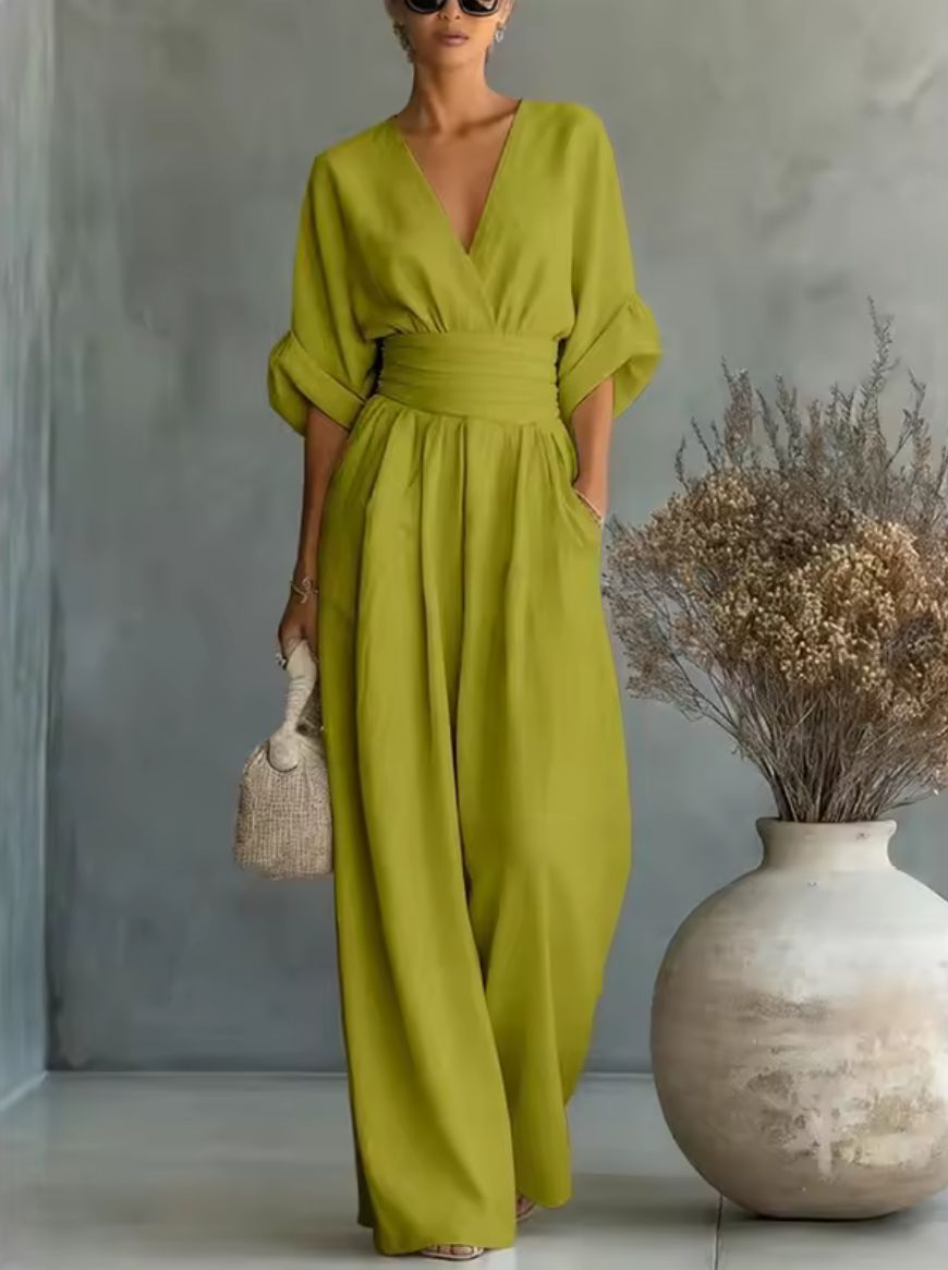 Aitana: Mono fluido de escote cruzado y pantalón ancho en verde