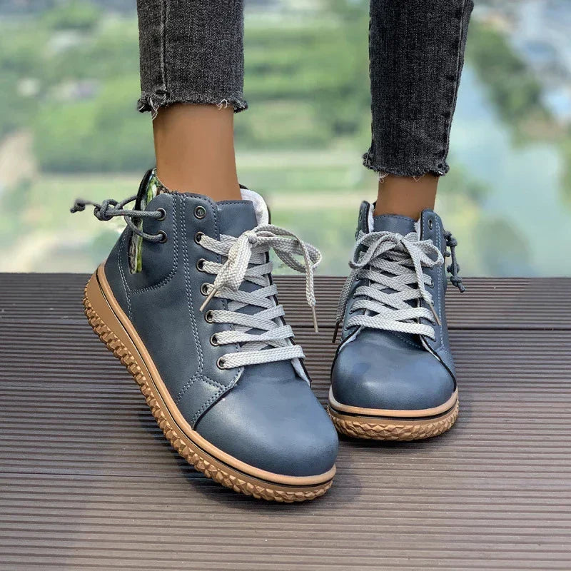 Tecla | Zapatillas abotinadas con cordones