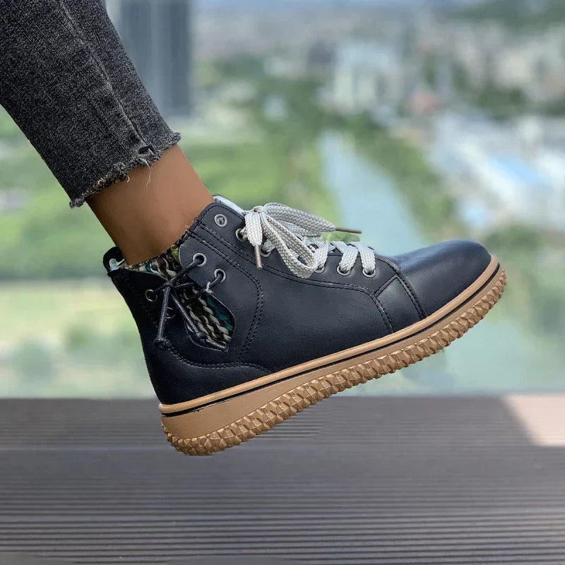 Tecla | Zapatillas abotinadas con cordones