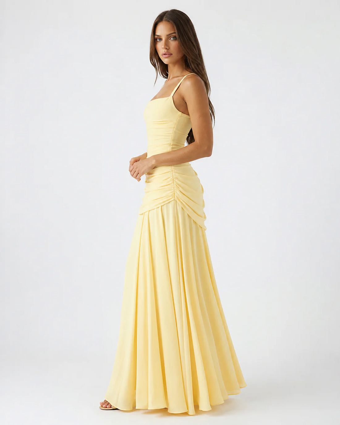 Eva: Vestido largo con escote cuadrado fruncido