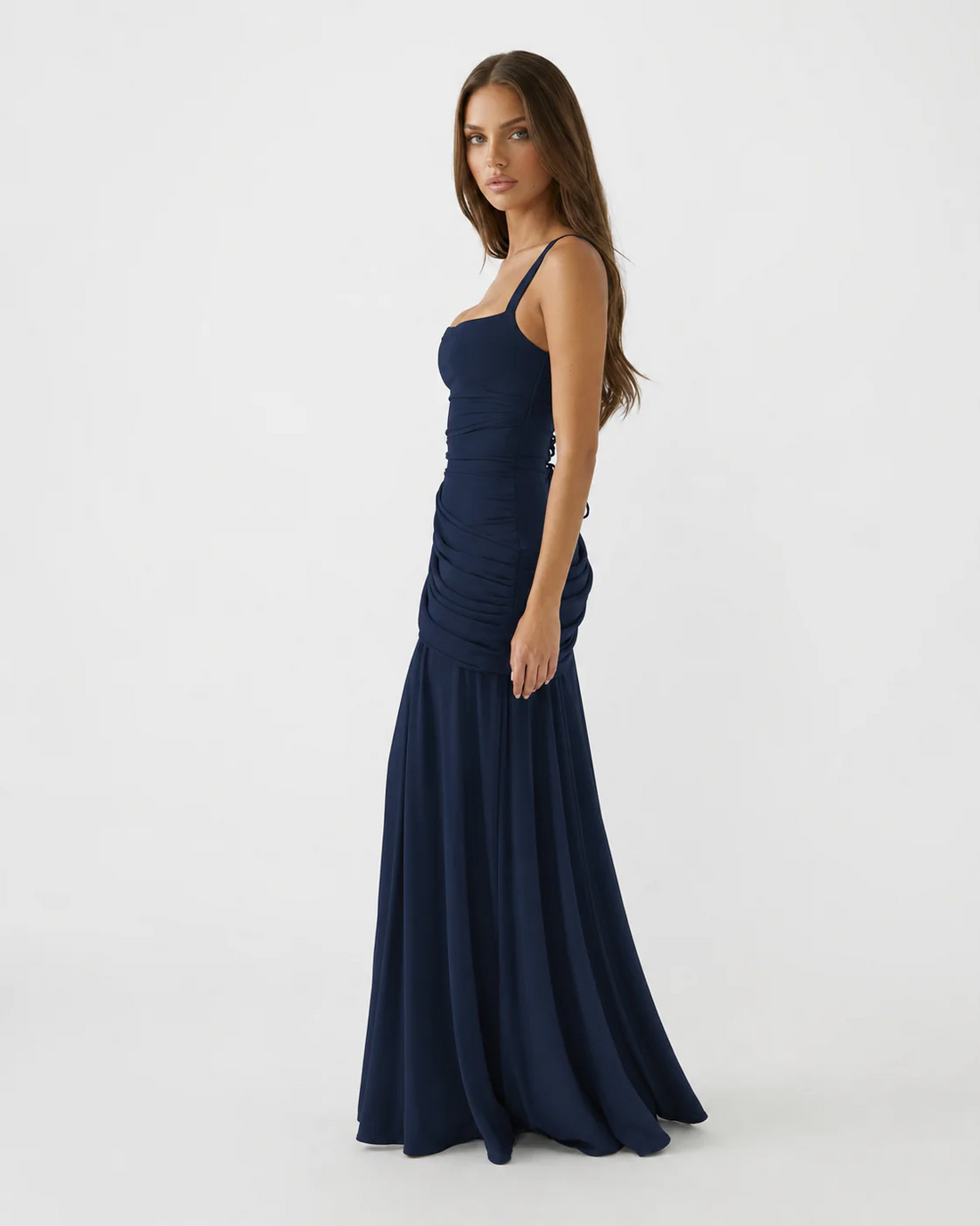Eva: Vestido largo con escote cuadrado fruncido