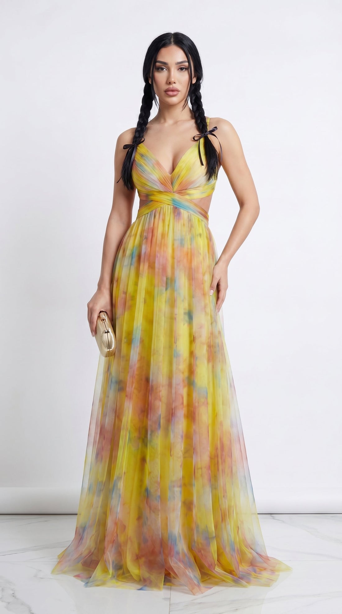 Gisela: Vestido floral multicolor de caída vaporosa en amarillo