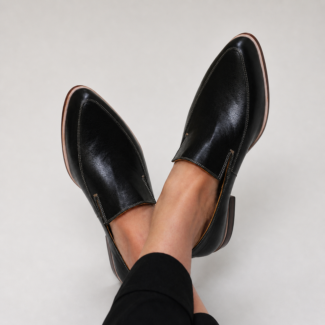 Hortensia | Mocasines negros con detalle de tela