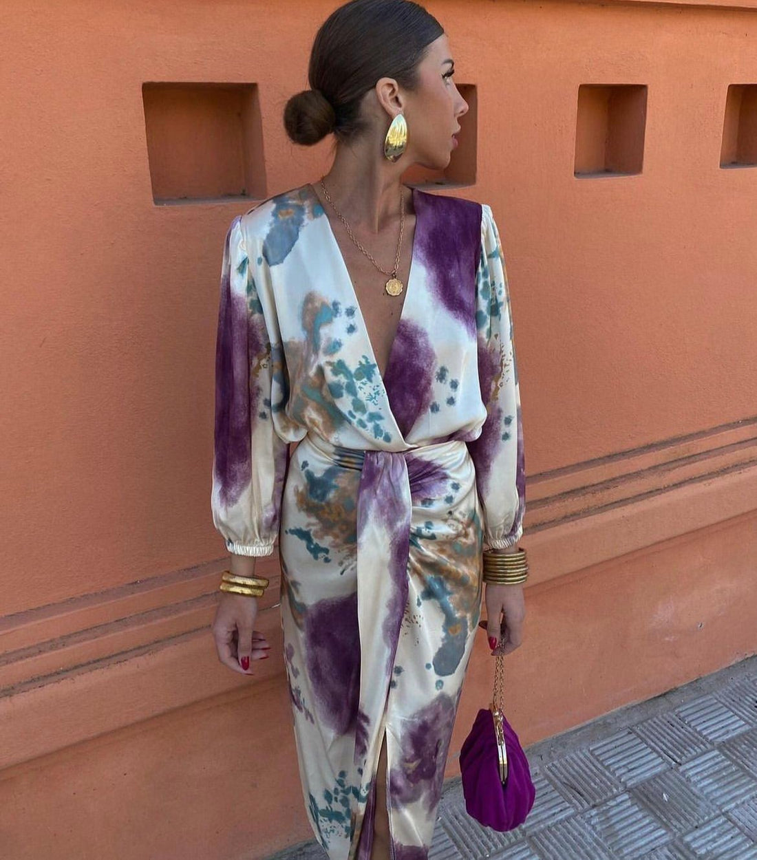 Carolina: Vestido midi cruzado con cinturón