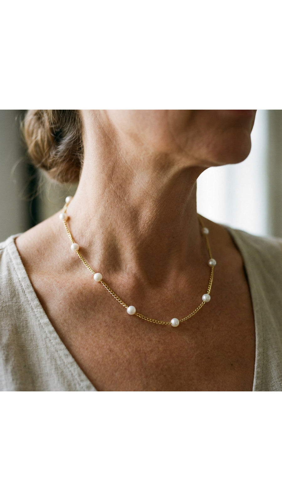 Luisa: Collar dorado con perlas de agua dulce