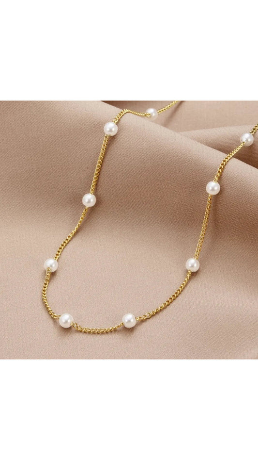 Luisa: Collar dorado con perlas de agua dulce