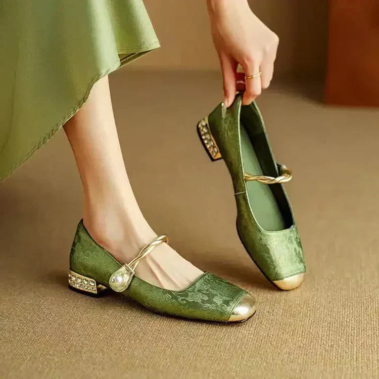 Inmaculada | Zapatos Mary Jane con perlas y puntera metálica