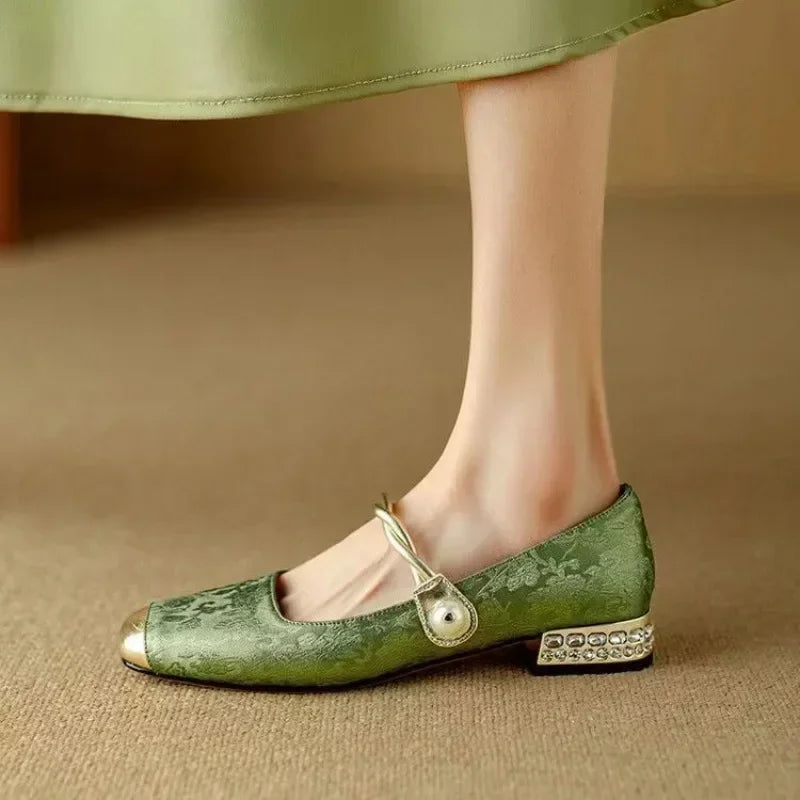Inmaculada | Zapatos Mary Jane con perlas y puntera metálica