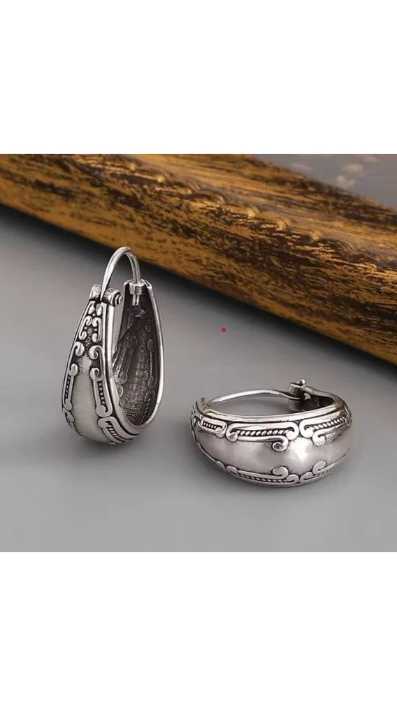 Lourdes | Pendientes de aro vintage con mandala plateados