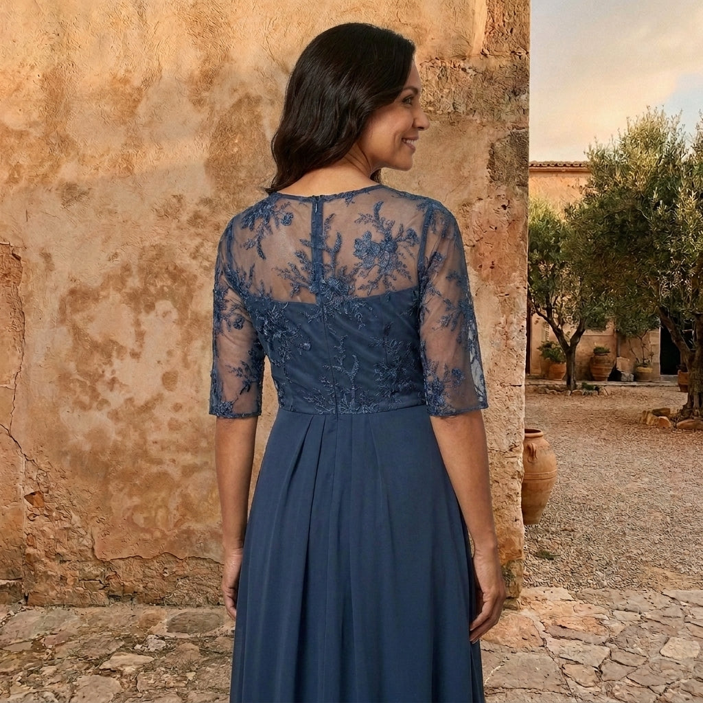 Lola: Vestido de gasa con cuerpo de encaje