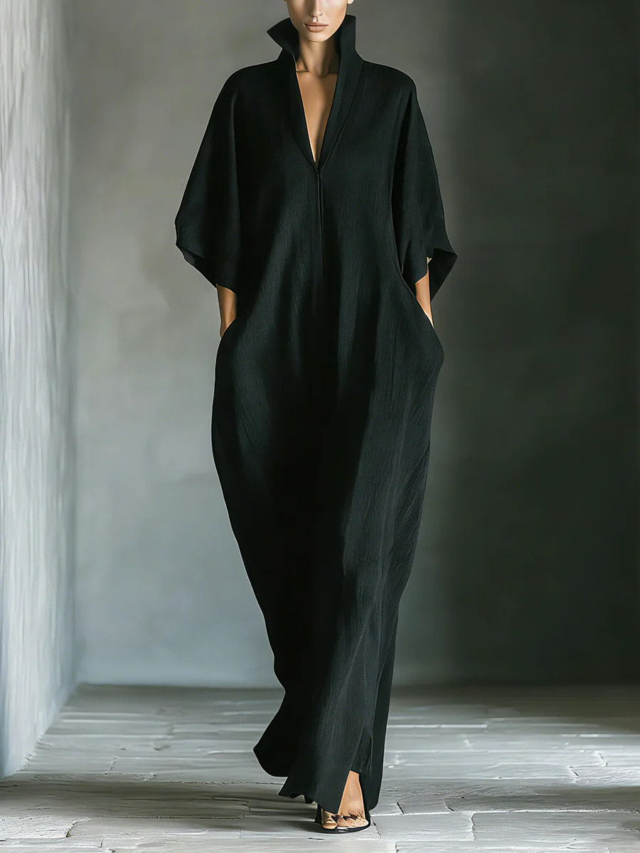Alejandra: Vestido largo negro oversize con mangas kimono en negro