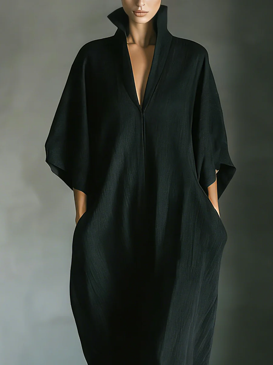 Alejandra: Vestido largo negro oversize con mangas kimono
