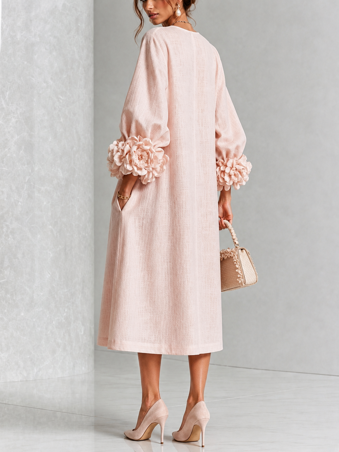 Margarita: Vestido midi floral con puños de flores