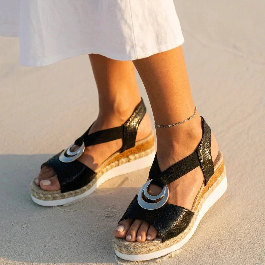 Ángeles | Sandalias de cuña con aro metálico