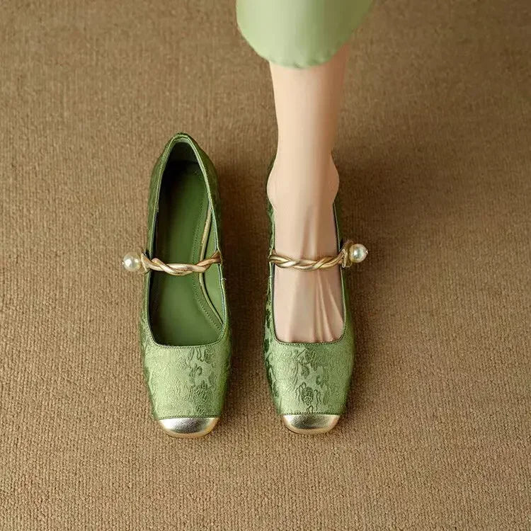 Inmaculada | Zapatos Mary Jane con perlas y puntera metálica