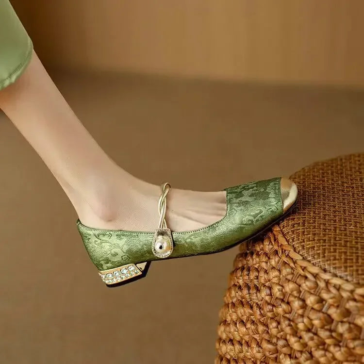 Inmaculada | Zapatos Mary Jane con perlas y puntera metálica