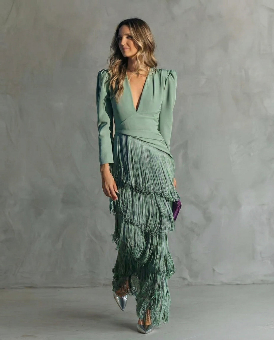 Estela: Vestido midi con flecos en capas en verde claro