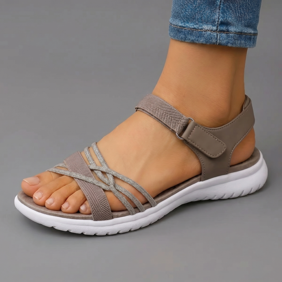 Engracia | Sandalias de tiras cruzadas con velcro