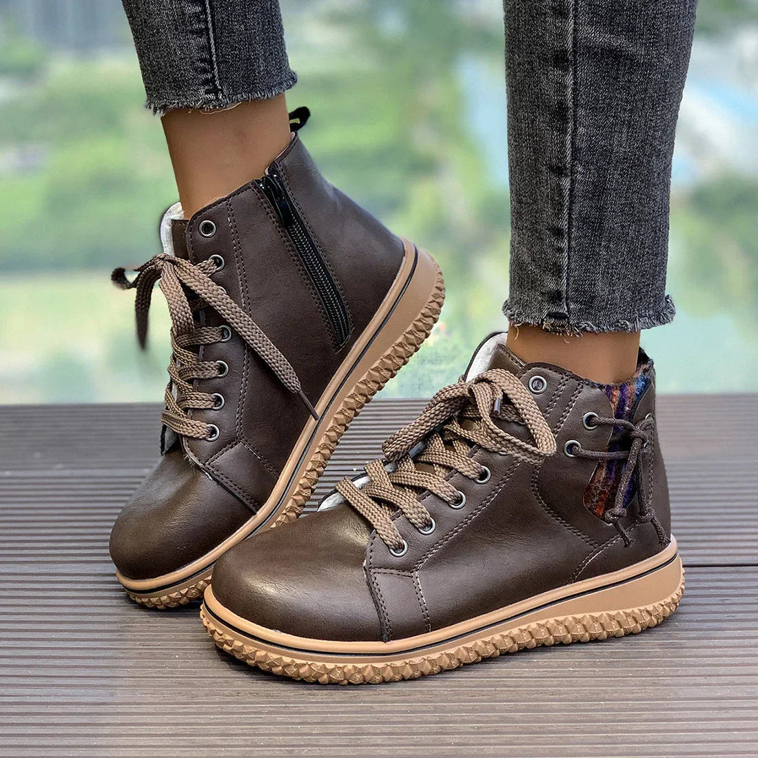 Tecla | Zapatillas abotinadas con cordones
