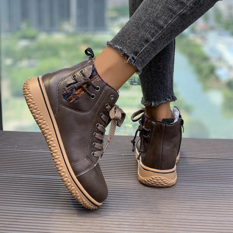 Tecla | Zapatillas abotinadas con cordones