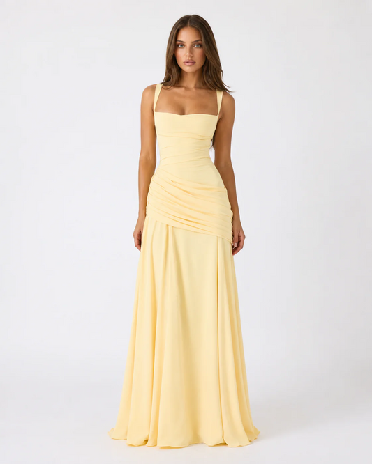 Eva: Vestido largo con escote cuadrado fruncido en amarillo