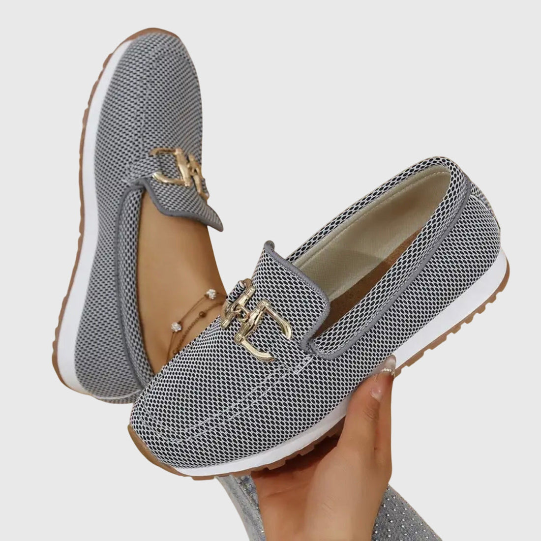 Antonia | Mocasines en tonos suaves con detalle metálico