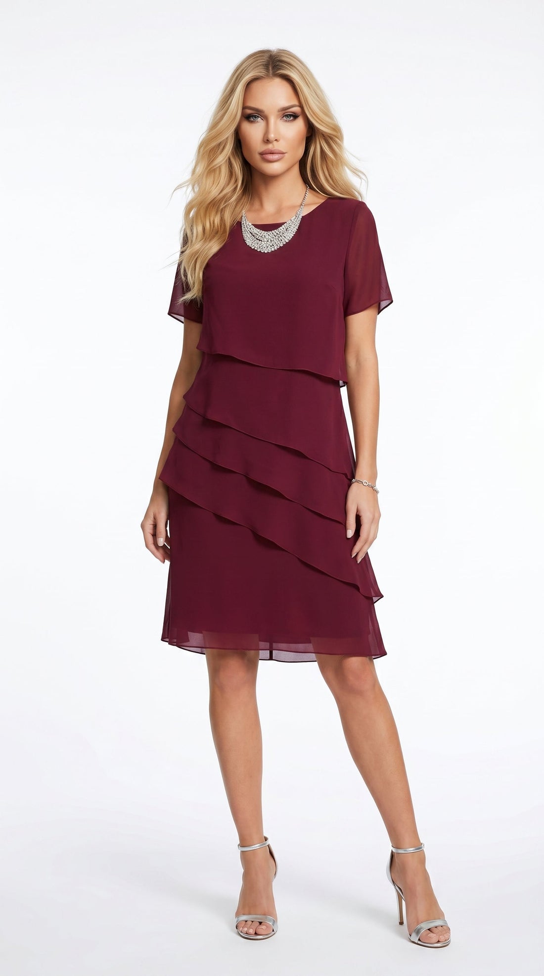 Lorena: Vestido fluido de capas escalonadas en rojo