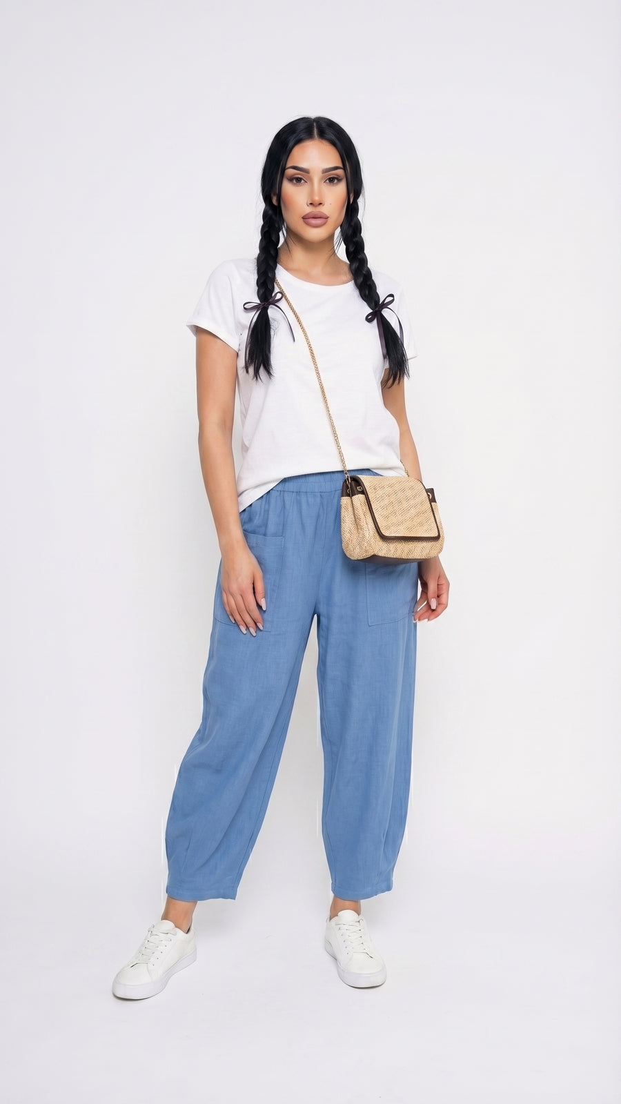 Norma: Pantalón bombacho con bolsillos grandes en azul